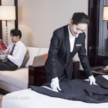 酒店服務中的細節藝術 專業疊衣與攝影服務的融合體驗