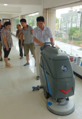 I20NB國邦手推式全自動洗地機 湖北工廠保潔的高效清潔解決方案
